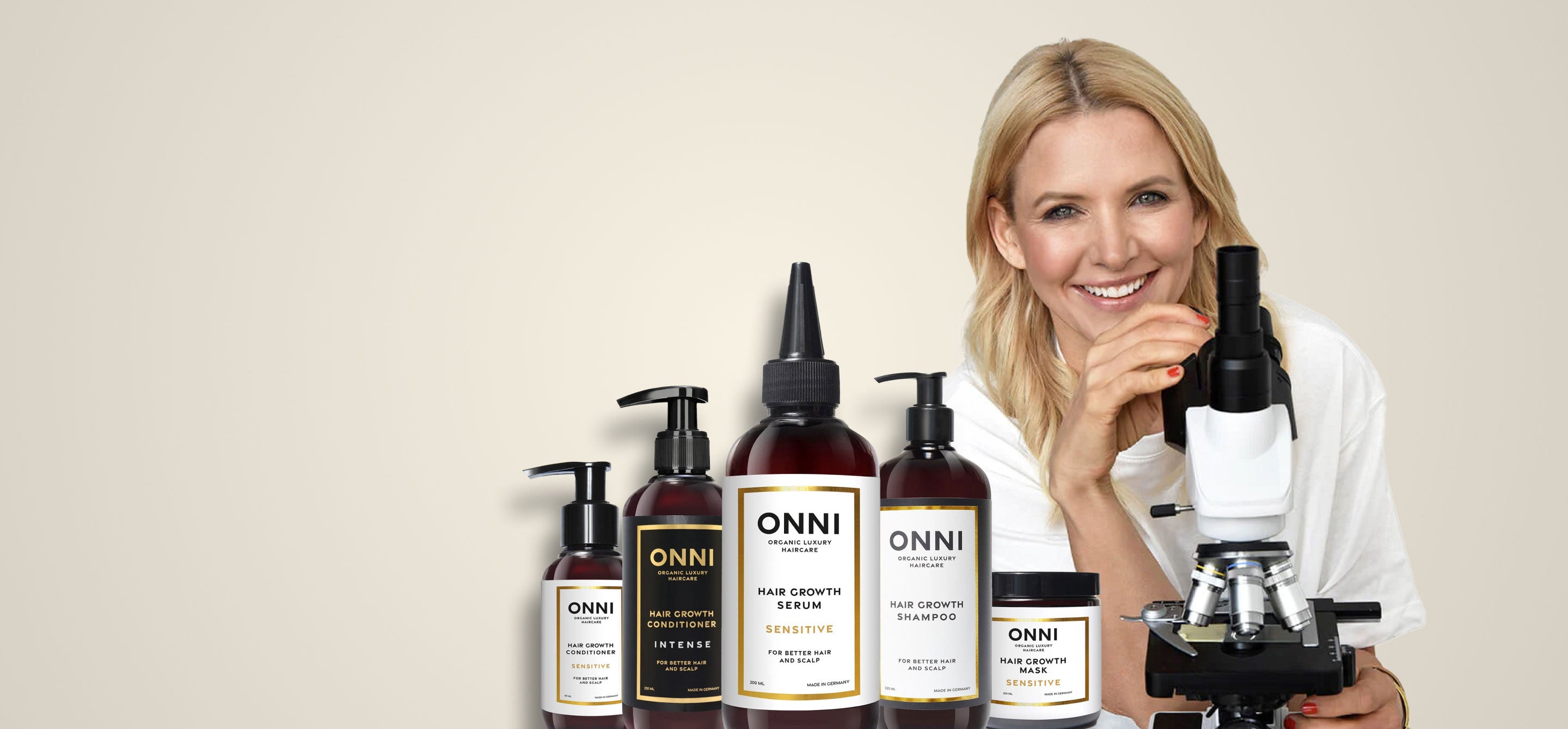 Frau mit der ONNI Haarpflege Serie aus Shampoo, Conditioner, Serum und Maske